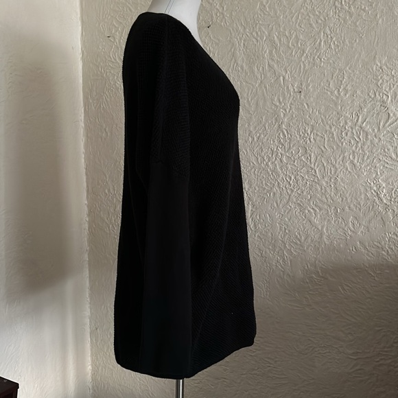 Natori Black Honeycomb Knit Chunky V-Neck Sweater Medium Flaws - Picture 7 of 9